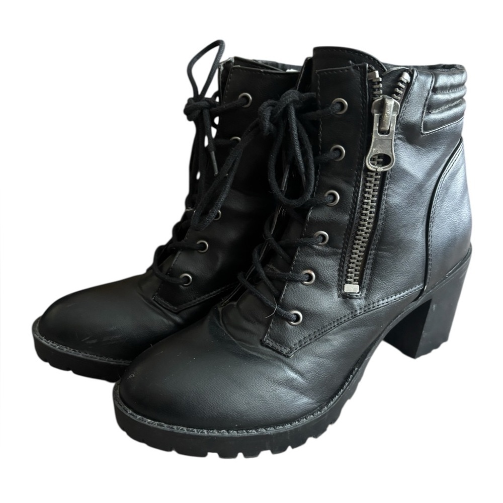 Chic Steve Madden Black Lace-Up Block Heel Boots with Zipper and Tread Size 8.5 - Picture 3 of 10